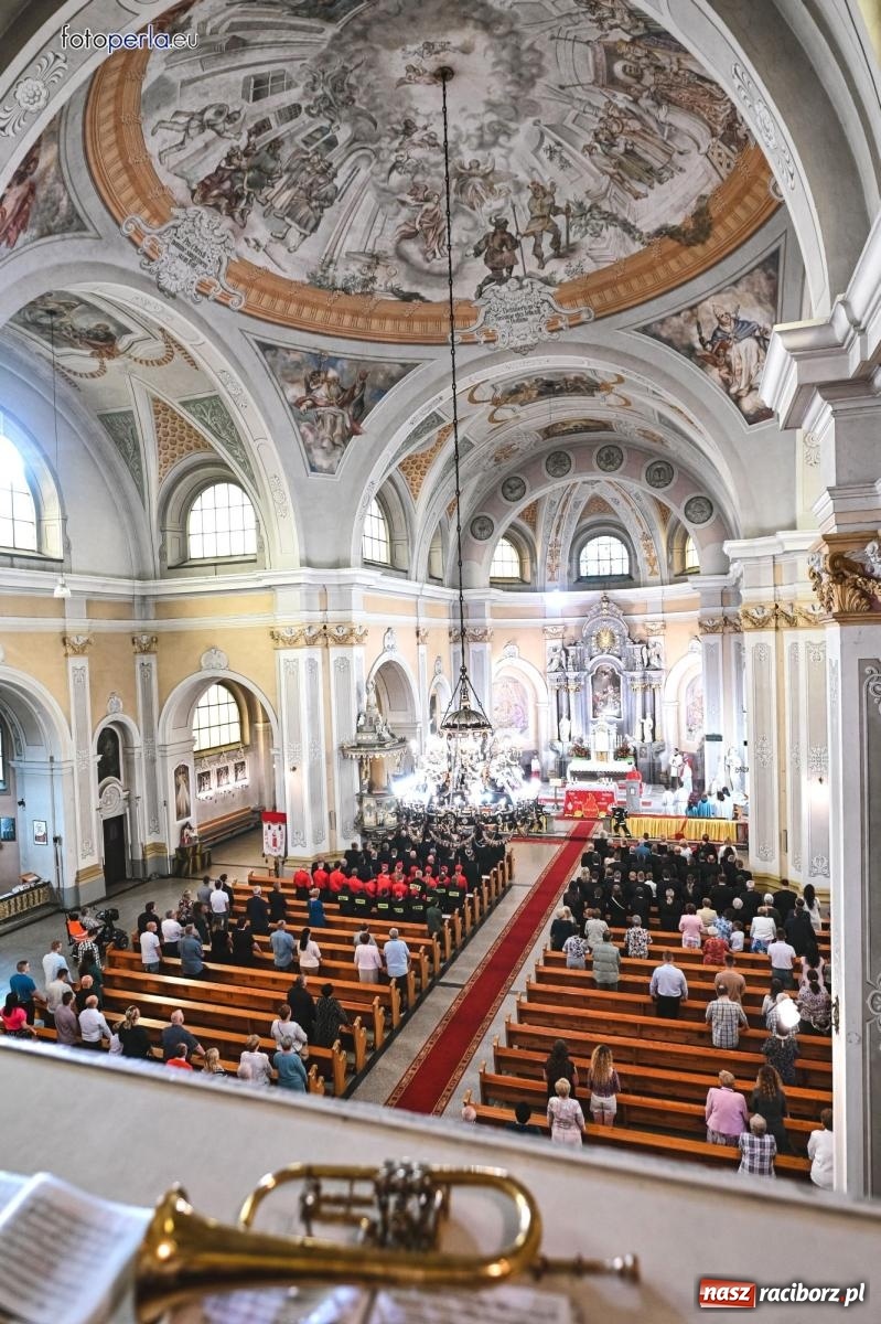 Zdjęcie w galerii na portalu naszraciborz.pl: Taki prezent na strażackie urodziny zdarza się rzadko. OSP Krzanowice świętuje 135-lecie [FOTO i WIDEO] wiadomości z regionu