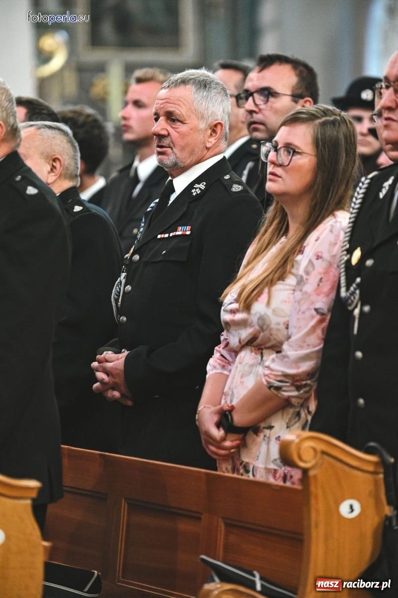 Zdjęcie w galerii na portalu naszraciborz.pl: Taki prezent na strażackie urodziny zdarza się rzadko. OSP Krzanowice świętuje 135-lecie [FOTO i WIDEO] wiadomości z regionu