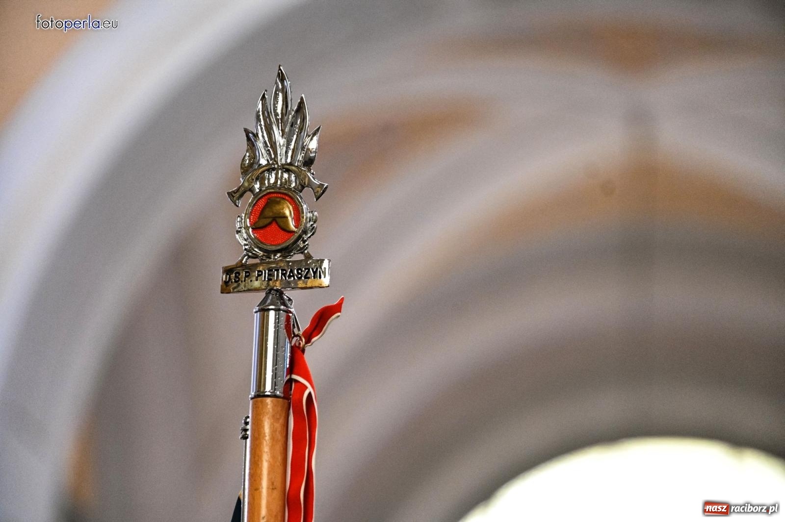 Zdjęcie w galerii na portalu naszraciborz.pl: Taki prezent na strażackie urodziny zdarza się rzadko. OSP Krzanowice świętuje 135-lecie [FOTO i WIDEO] wiadomości z regionu