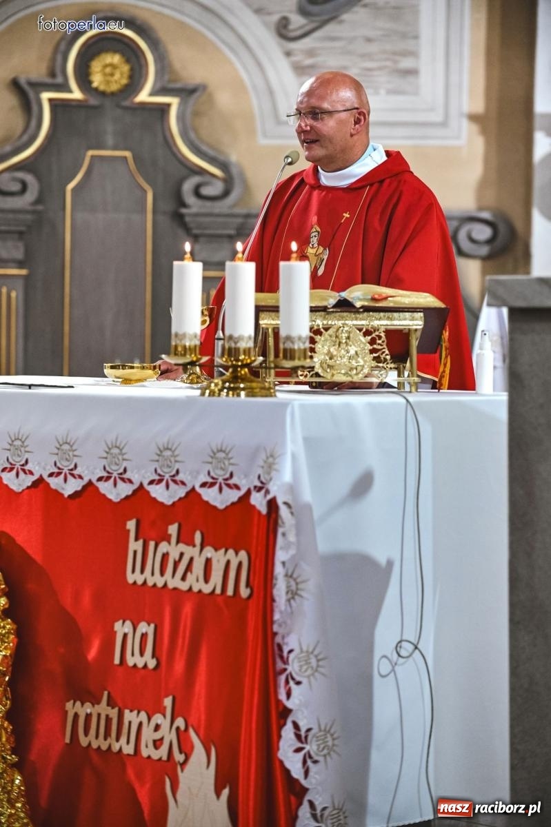 Zdjęcie w galerii na portalu naszraciborz.pl: Taki prezent na strażackie urodziny zdarza się rzadko. OSP Krzanowice świętuje 135-lecie [FOTO i WIDEO] wiadomości z regionu