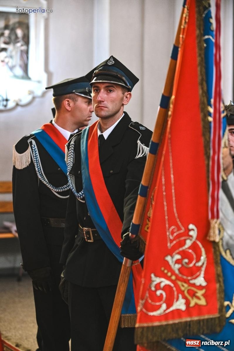 Zdjęcie w galerii na portalu naszraciborz.pl: Taki prezent na strażackie urodziny zdarza się rzadko. OSP Krzanowice świętuje 135-lecie [FOTO i WIDEO] wiadomości z regionu