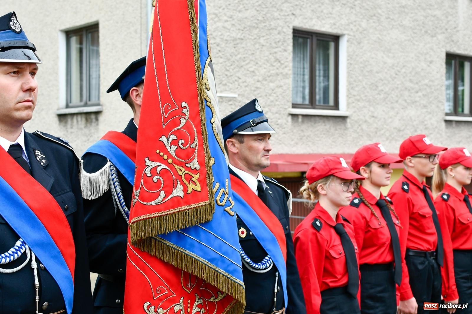 Zdjęcie w galerii na portalu naszraciborz.pl: Taki prezent na strażackie urodziny zdarza się rzadko. OSP Krzanowice świętuje 135-lecie [FOTO i WIDEO] wiadomości z regionu