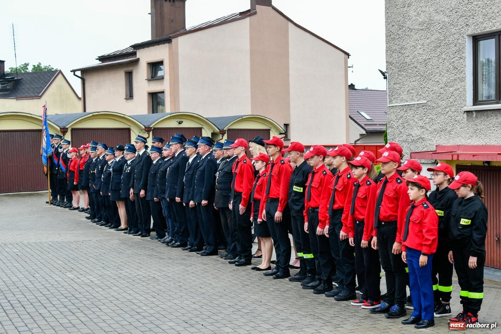 Zdjęcie w galerii na portalu naszraciborz.pl: Taki prezent na strażackie urodziny zdarza się rzadko. OSP Krzanowice świętuje 135-lecie [FOTO i WIDEO] wiadomości z regionu