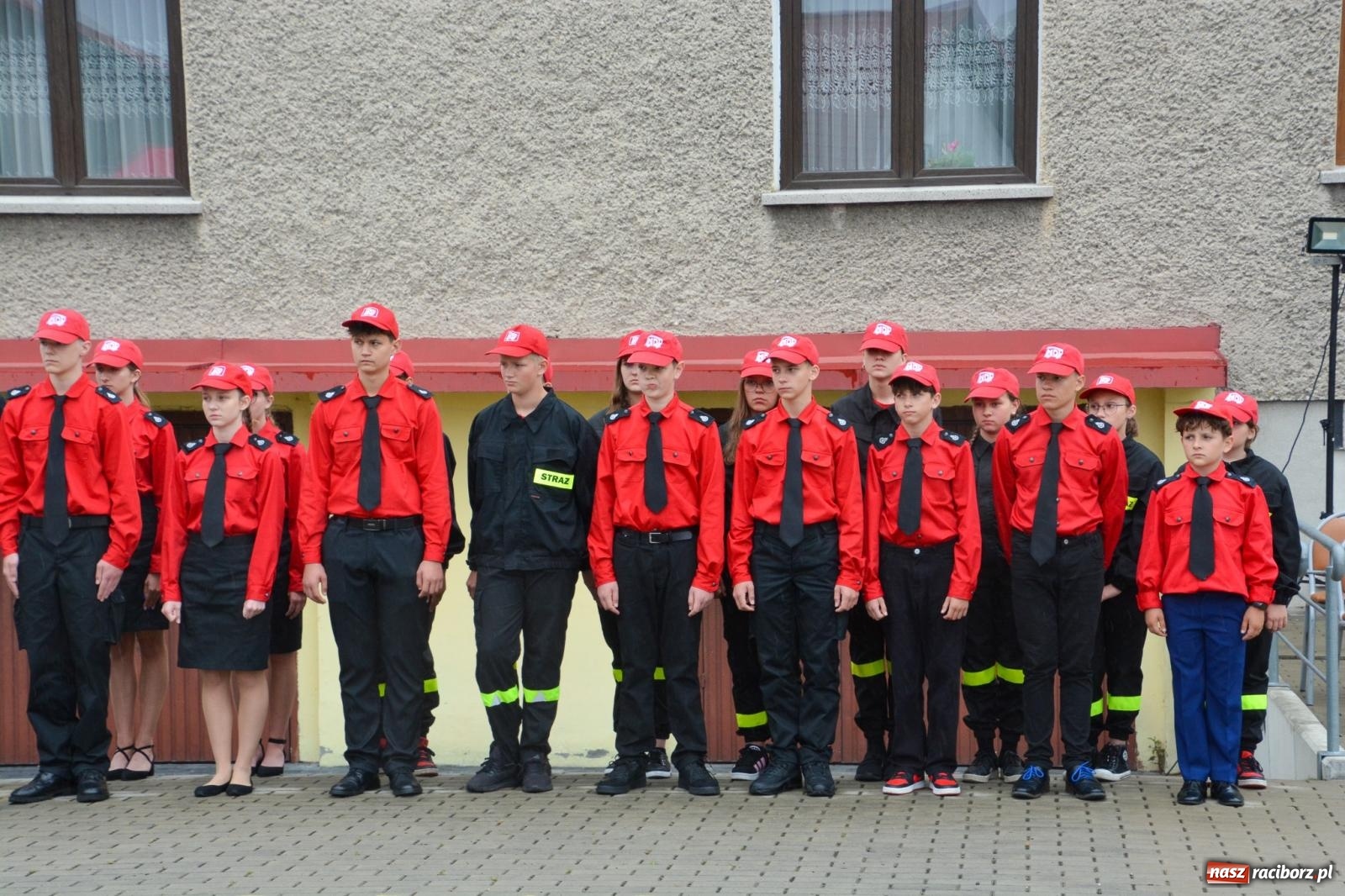 Zdjęcie w galerii na portalu naszraciborz.pl: Taki prezent na strażackie urodziny zdarza się rzadko. OSP Krzanowice świętuje 135-lecie [FOTO i WIDEO] wiadomości z regionu