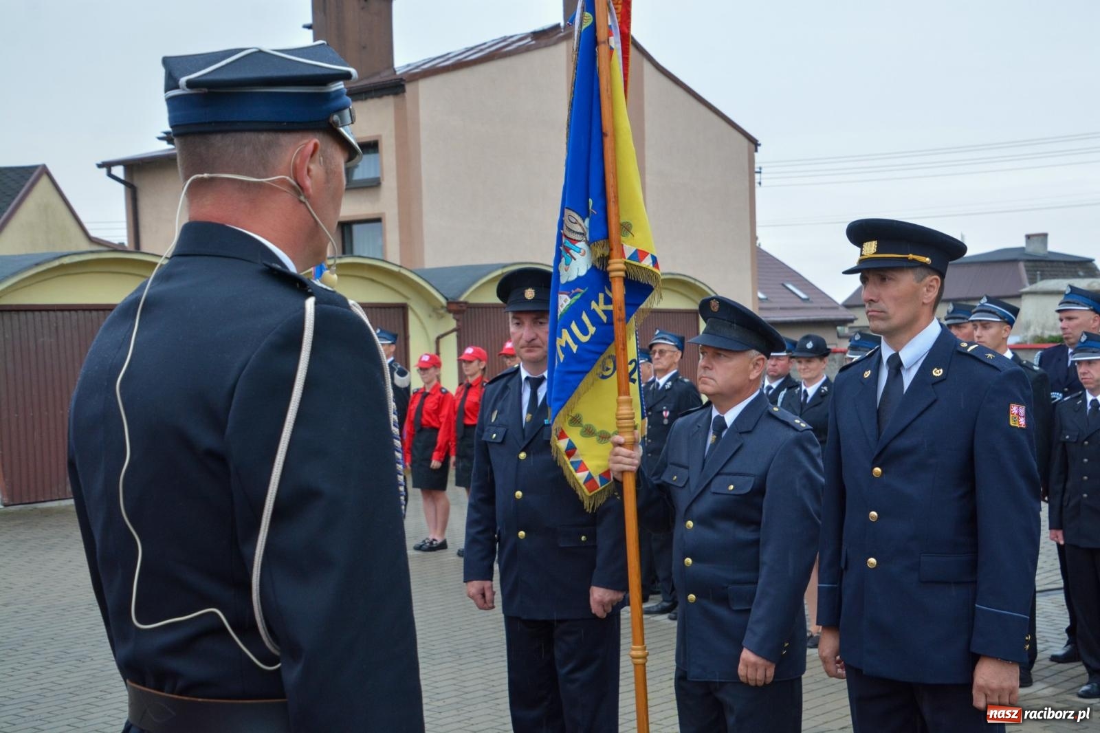 Zdjęcie w galerii na portalu naszraciborz.pl: Taki prezent na strażackie urodziny zdarza się rzadko. OSP Krzanowice świętuje 135-lecie [FOTO i WIDEO] wiadomości z regionu
