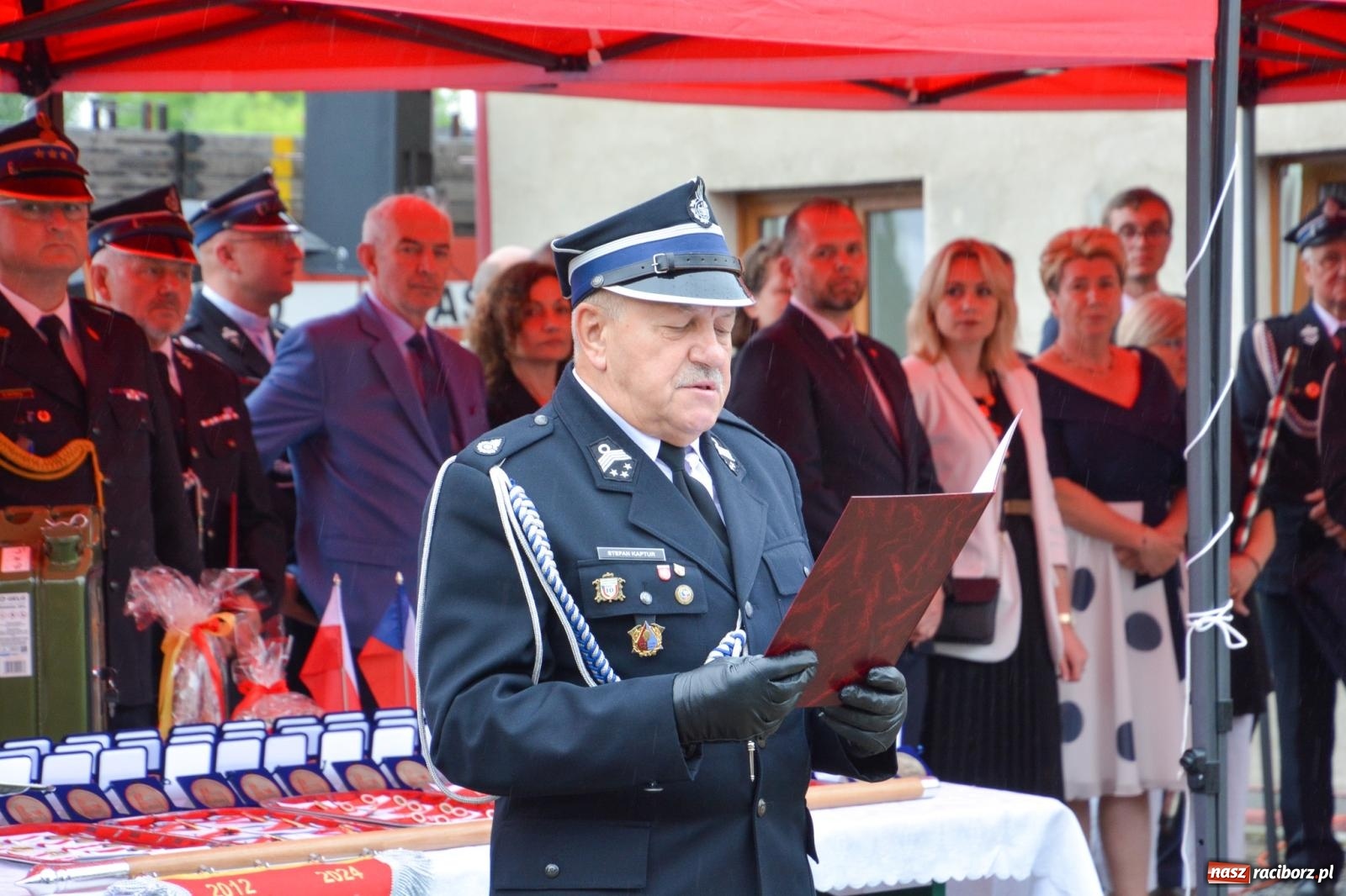 Zdjęcie w galerii na portalu naszraciborz.pl: Taki prezent na strażackie urodziny zdarza się rzadko. OSP Krzanowice świętuje 135-lecie [FOTO i WIDEO] wiadomości z regionu