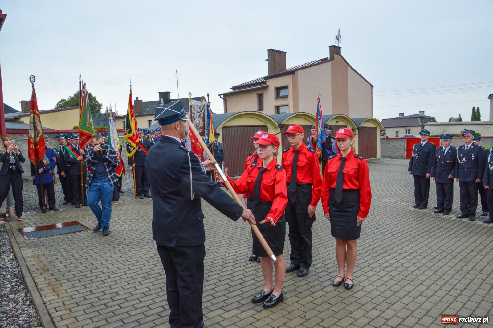 Zdjęcie w galerii na portalu naszraciborz.pl: Taki prezent na strażackie urodziny zdarza się rzadko. OSP Krzanowice świętuje 135-lecie [FOTO i WIDEO] wiadomości z regionu