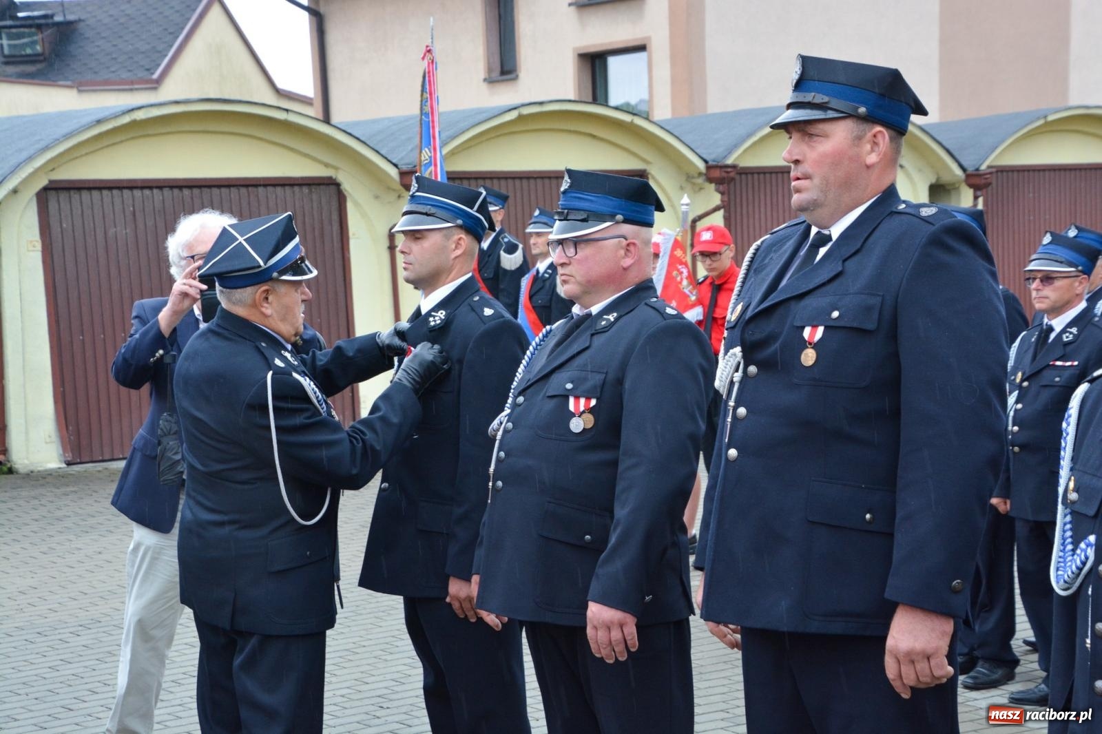 Zdjęcie w galerii na portalu naszraciborz.pl: Taki prezent na strażackie urodziny zdarza się rzadko. OSP Krzanowice świętuje 135-lecie [FOTO i WIDEO] wiadomości z regionu
