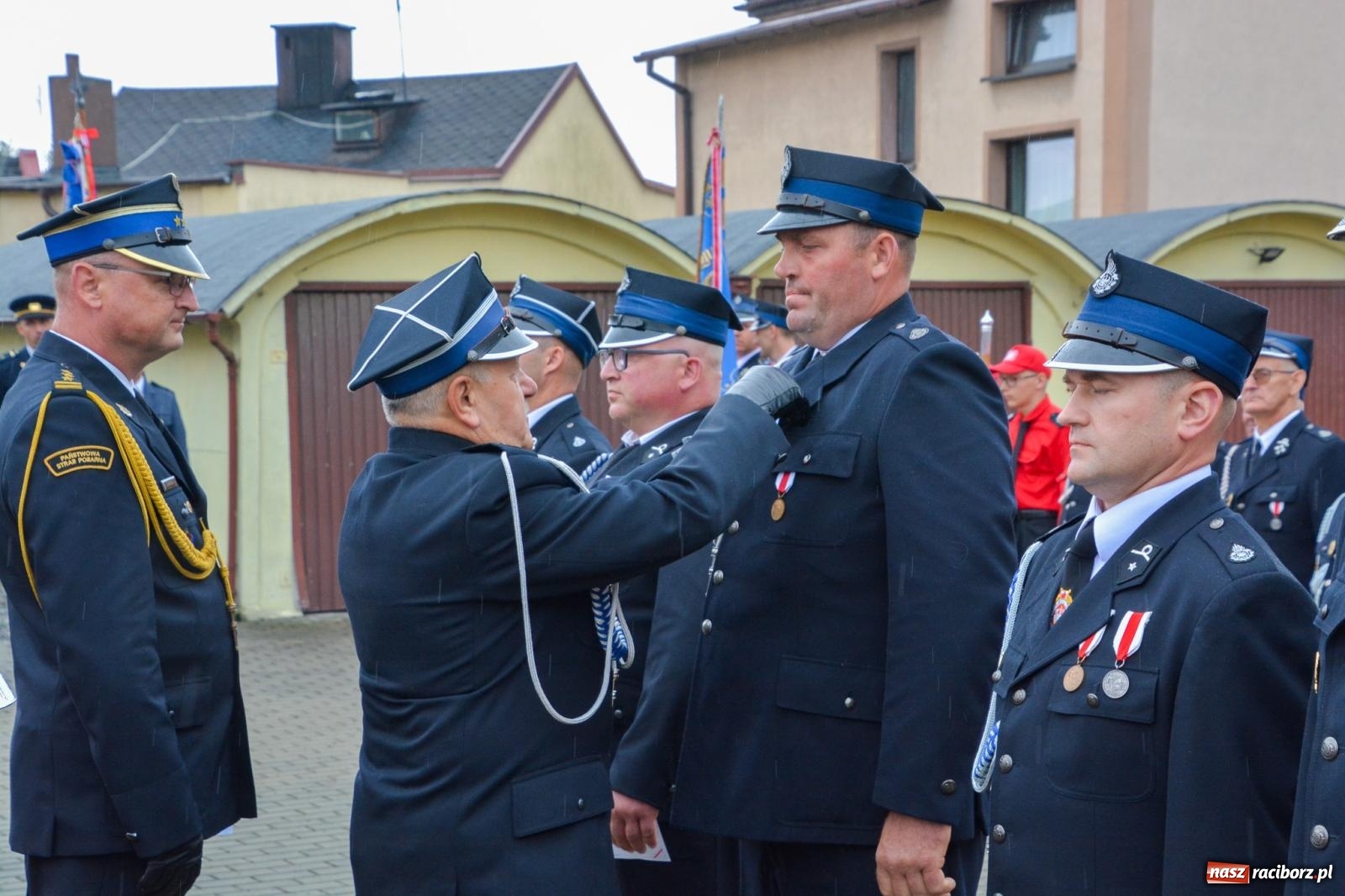 Zdjęcie w galerii na portalu naszraciborz.pl: Taki prezent na strażackie urodziny zdarza się rzadko. OSP Krzanowice świętuje 135-lecie [FOTO i WIDEO] wiadomości z regionu