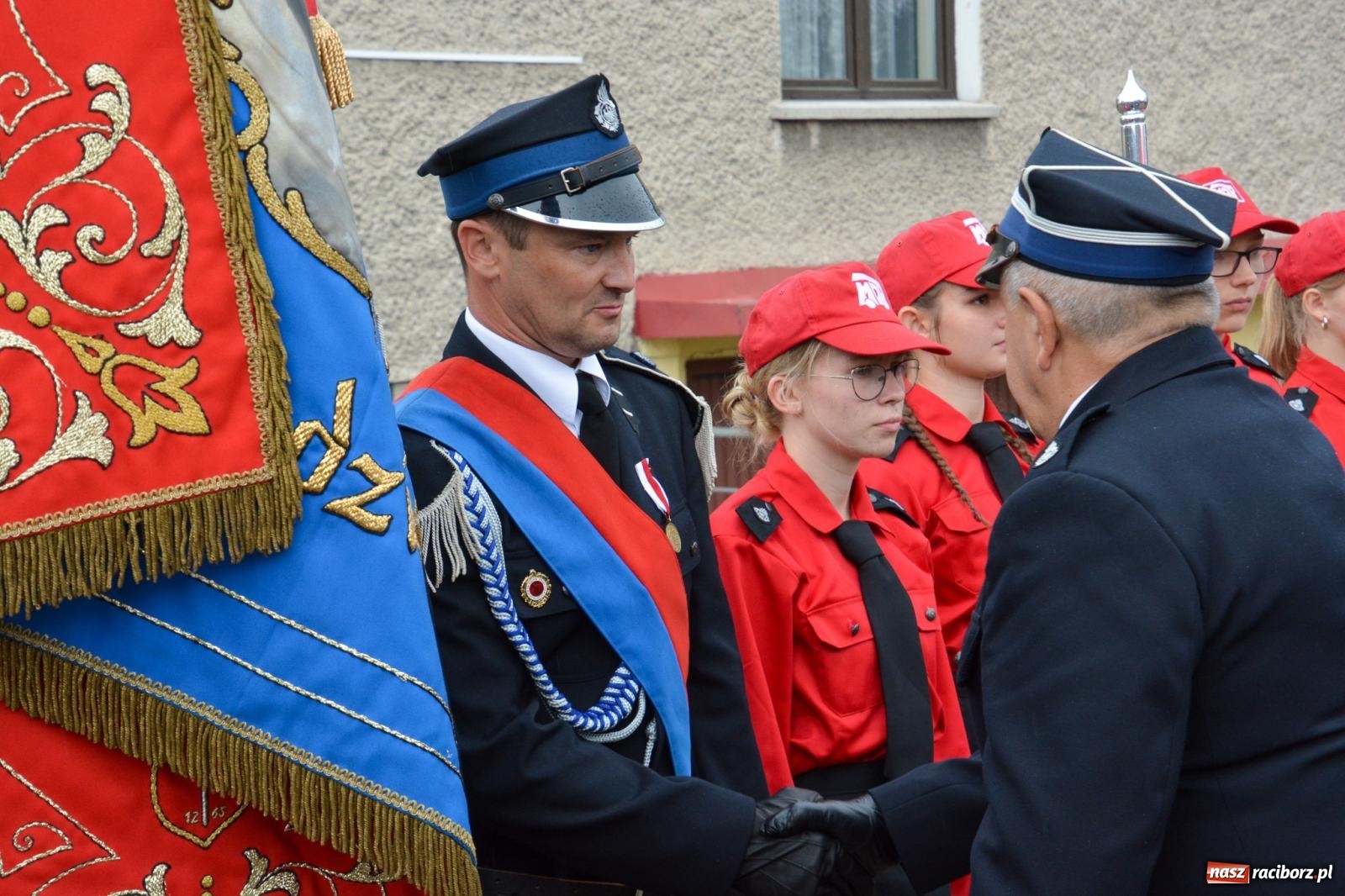 Zdjęcie w galerii na portalu naszraciborz.pl: Taki prezent na strażackie urodziny zdarza się rzadko. OSP Krzanowice świętuje 135-lecie [FOTO i WIDEO] wiadomości z regionu
