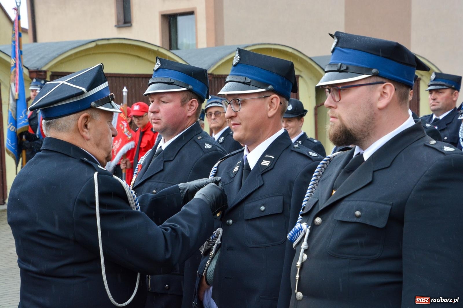 Zdjęcie w galerii na portalu naszraciborz.pl: Taki prezent na strażackie urodziny zdarza się rzadko. OSP Krzanowice świętuje 135-lecie [FOTO i WIDEO] wiadomości z regionu