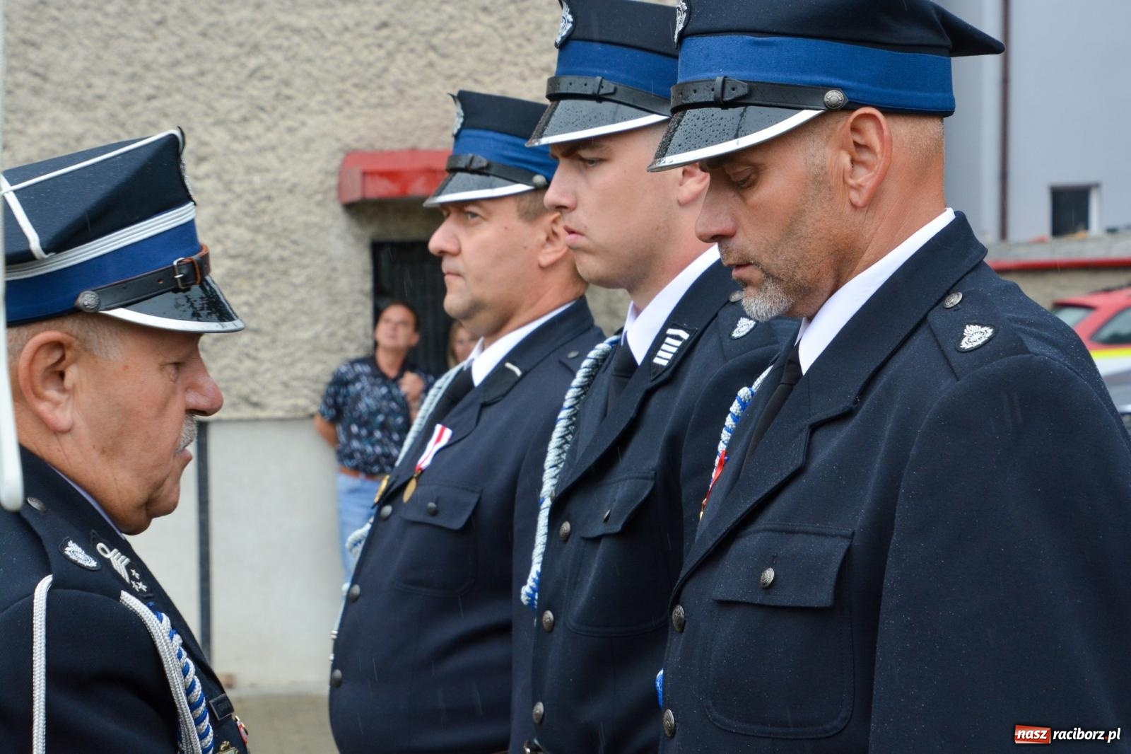 Zdjęcie w galerii na portalu naszraciborz.pl: Taki prezent na strażackie urodziny zdarza się rzadko. OSP Krzanowice świętuje 135-lecie [FOTO i WIDEO] wiadomości z regionu