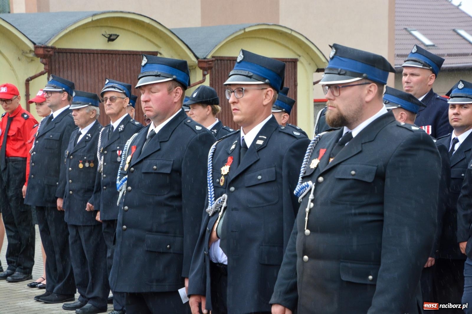 Zdjęcie w galerii na portalu naszraciborz.pl: Taki prezent na strażackie urodziny zdarza się rzadko. OSP Krzanowice świętuje 135-lecie [FOTO i WIDEO] wiadomości z regionu