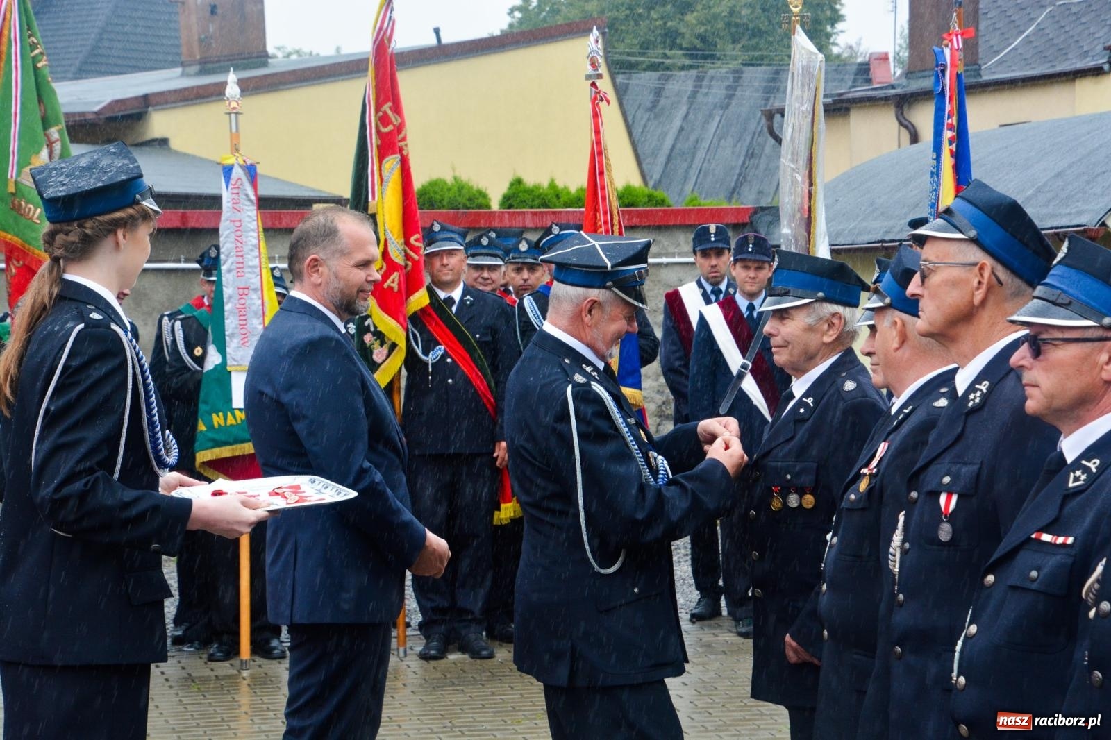 Zdjęcie w galerii na portalu naszraciborz.pl: Taki prezent na strażackie urodziny zdarza się rzadko. OSP Krzanowice świętuje 135-lecie [FOTO i WIDEO] wiadomości z regionu