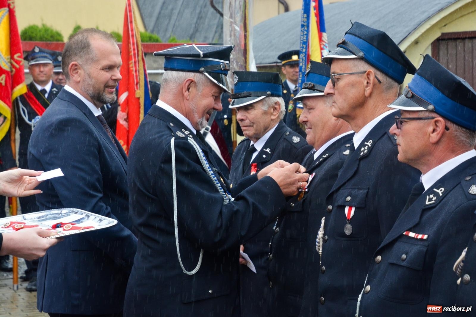 Zdjęcie w galerii na portalu naszraciborz.pl: Taki prezent na strażackie urodziny zdarza się rzadko. OSP Krzanowice świętuje 135-lecie [FOTO i WIDEO] wiadomości z regionu