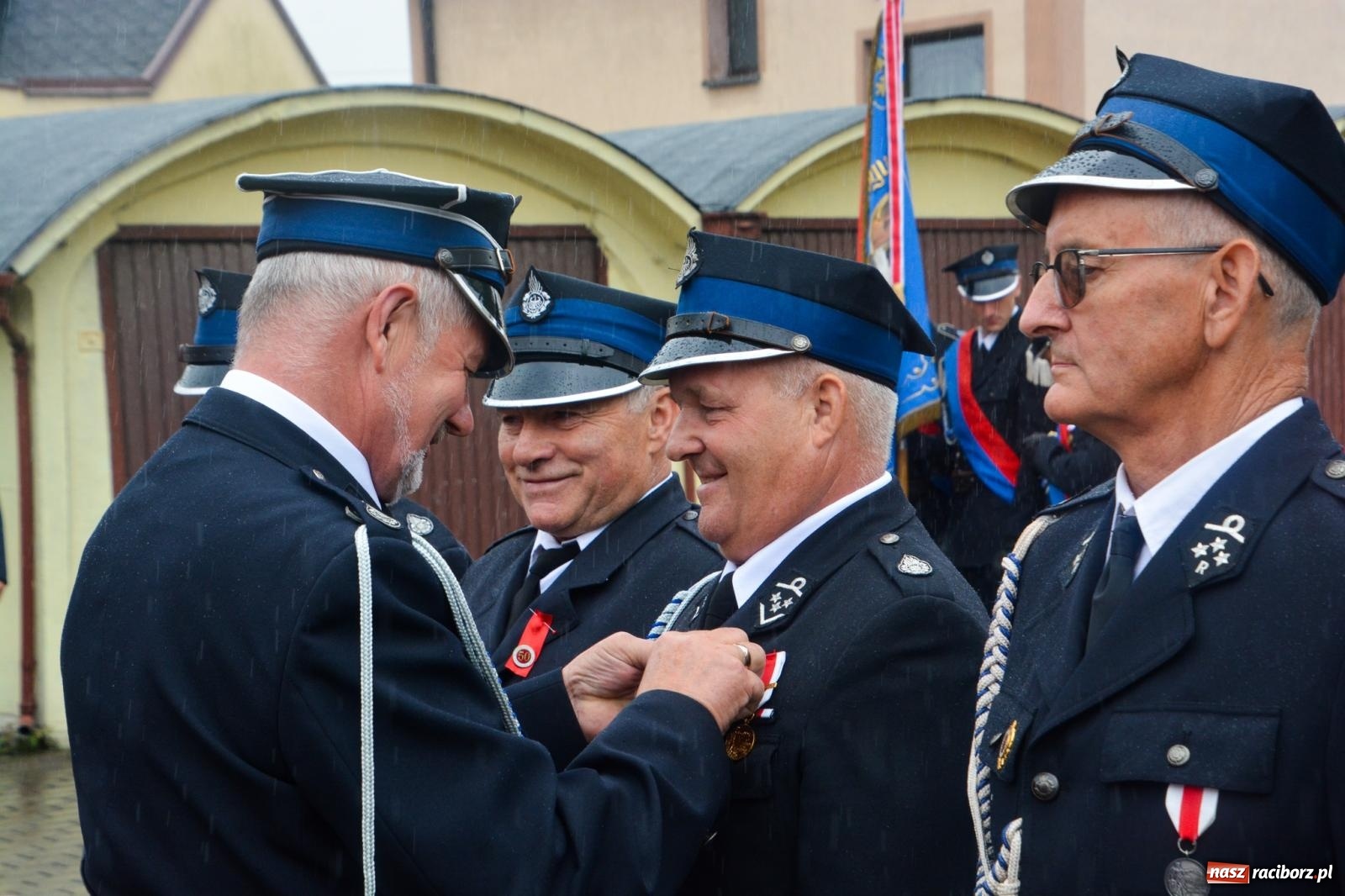 Zdjęcie w galerii na portalu naszraciborz.pl: Taki prezent na strażackie urodziny zdarza się rzadko. OSP Krzanowice świętuje 135-lecie [FOTO i WIDEO] wiadomości z regionu