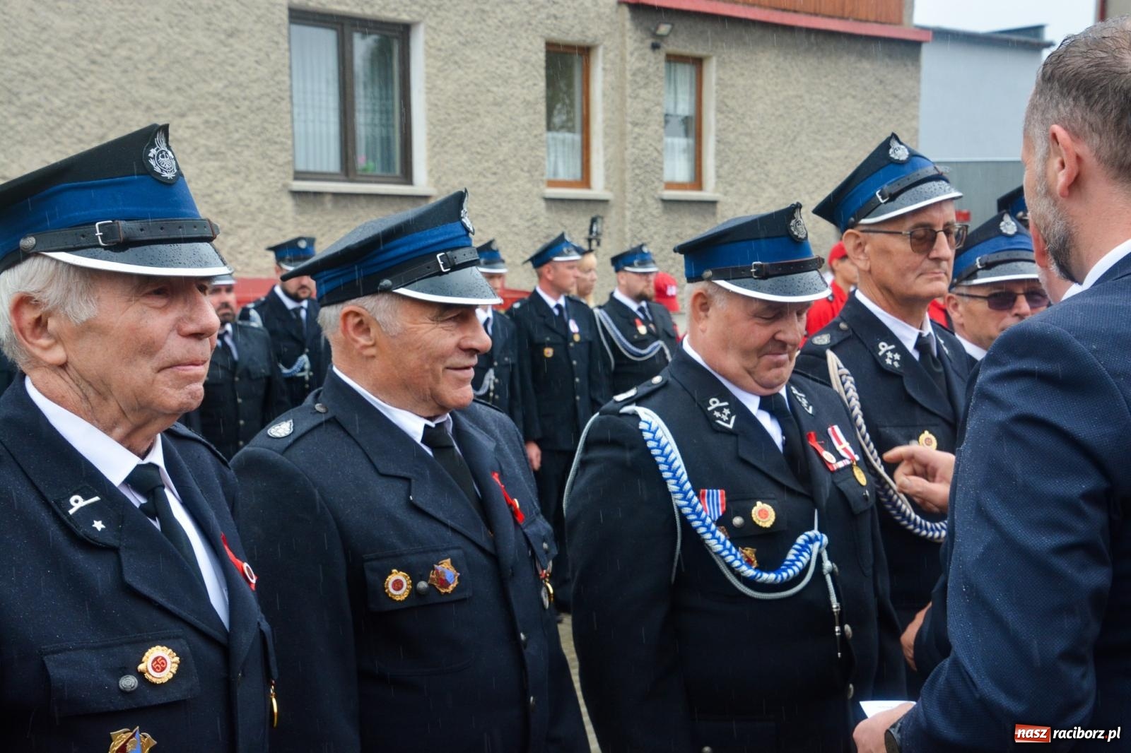 Zdjęcie w galerii na portalu naszraciborz.pl: Taki prezent na strażackie urodziny zdarza się rzadko. OSP Krzanowice świętuje 135-lecie [FOTO i WIDEO] wiadomości z regionu