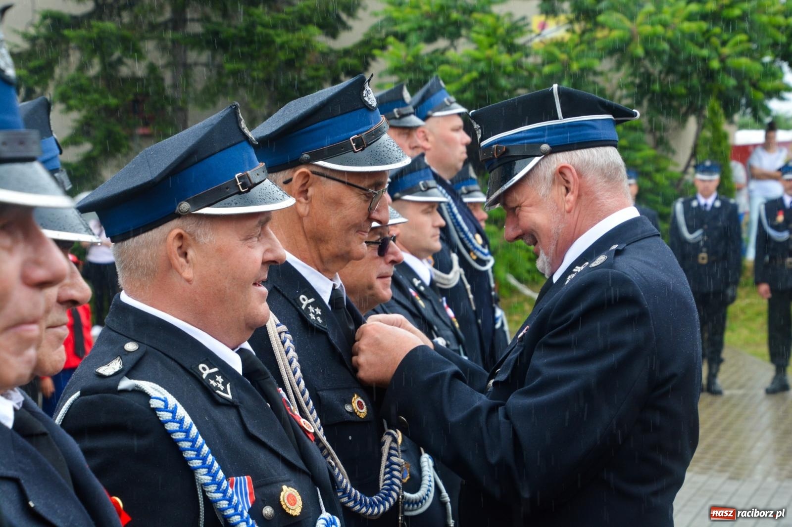 Zdjęcie w galerii na portalu naszraciborz.pl: Taki prezent na strażackie urodziny zdarza się rzadko. OSP Krzanowice świętuje 135-lecie [FOTO i WIDEO] wiadomości z regionu