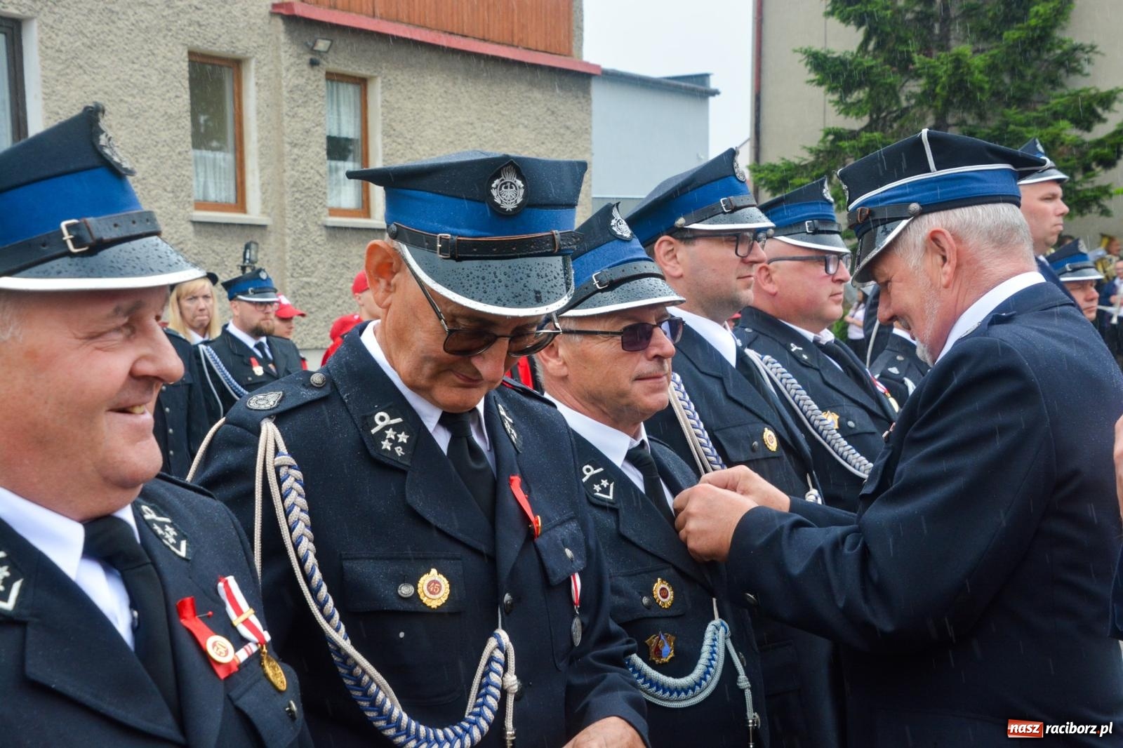 Zdjęcie w galerii na portalu naszraciborz.pl: Taki prezent na strażackie urodziny zdarza się rzadko. OSP Krzanowice świętuje 135-lecie [FOTO i WIDEO] wiadomości z regionu