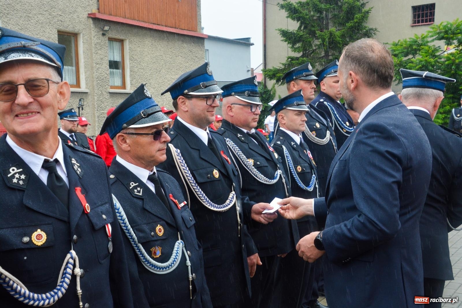 Zdjęcie w galerii na portalu naszraciborz.pl: Taki prezent na strażackie urodziny zdarza się rzadko. OSP Krzanowice świętuje 135-lecie [FOTO i WIDEO] wiadomości z regionu