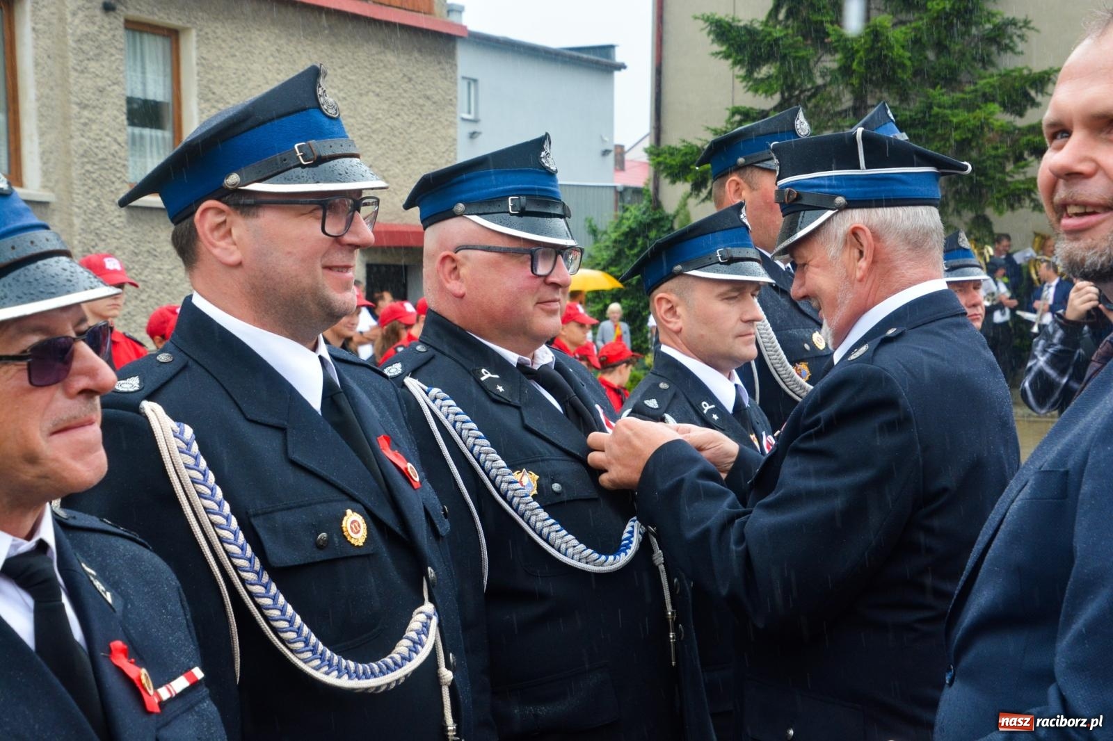 Zdjęcie w galerii na portalu naszraciborz.pl: Taki prezent na strażackie urodziny zdarza się rzadko. OSP Krzanowice świętuje 135-lecie [FOTO i WIDEO] wiadomości z regionu