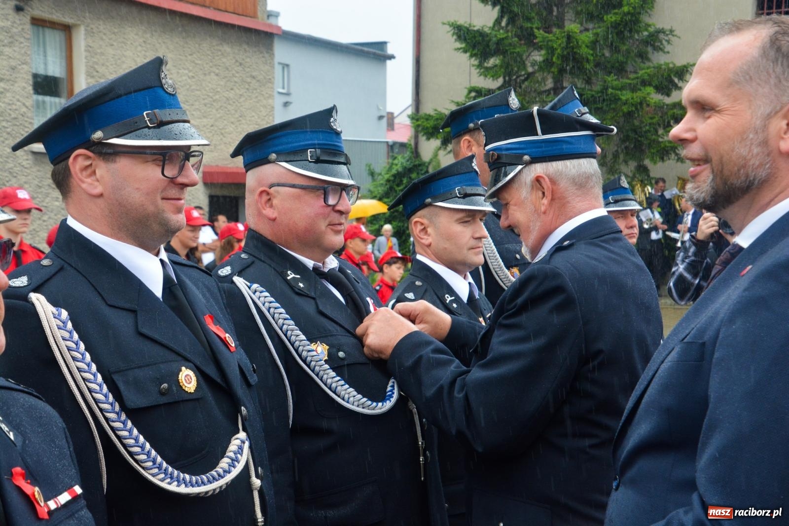 Zdjęcie w galerii na portalu naszraciborz.pl: Taki prezent na strażackie urodziny zdarza się rzadko. OSP Krzanowice świętuje 135-lecie [FOTO i WIDEO] wiadomości z regionu