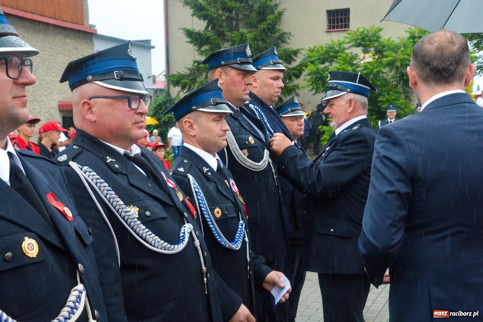 Zdjęcie w galerii na portalu naszraciborz.pl: Taki prezent na strażackie urodziny zdarza się rzadko. OSP Krzanowice świętuje 135-lecie [FOTO i WIDEO] wiadomości z regionu