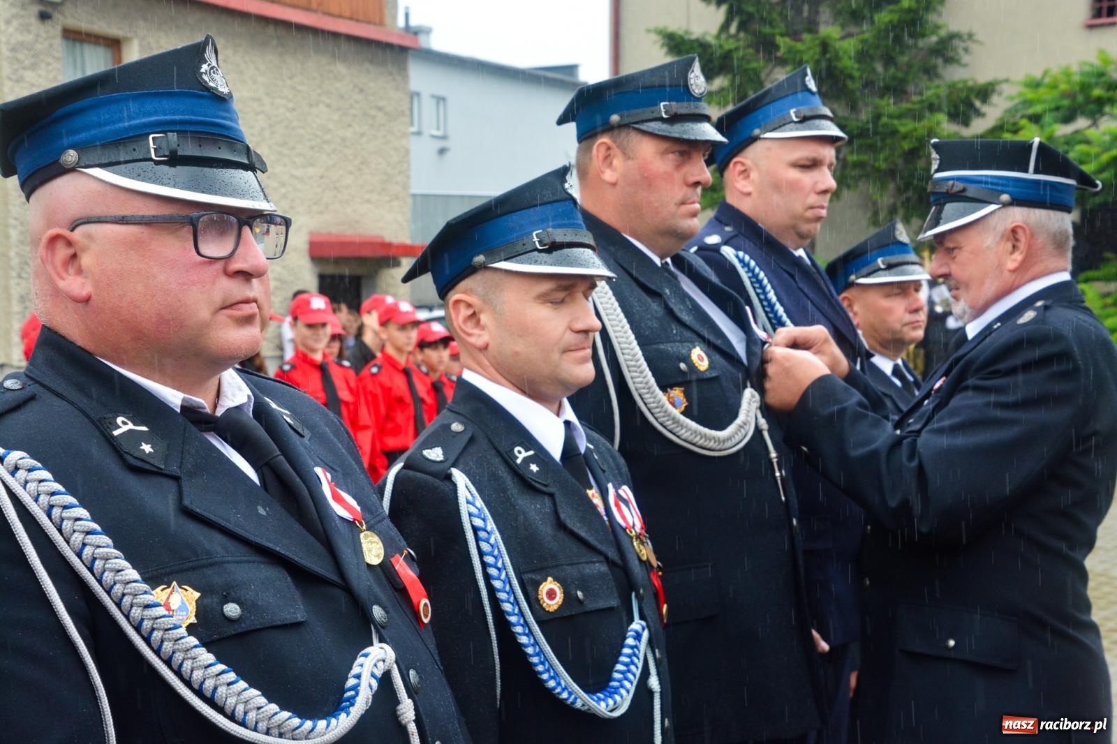Zdjęcie w galerii na portalu naszraciborz.pl: Taki prezent na strażackie urodziny zdarza się rzadko. OSP Krzanowice świętuje 135-lecie [FOTO i WIDEO] wiadomości z regionu