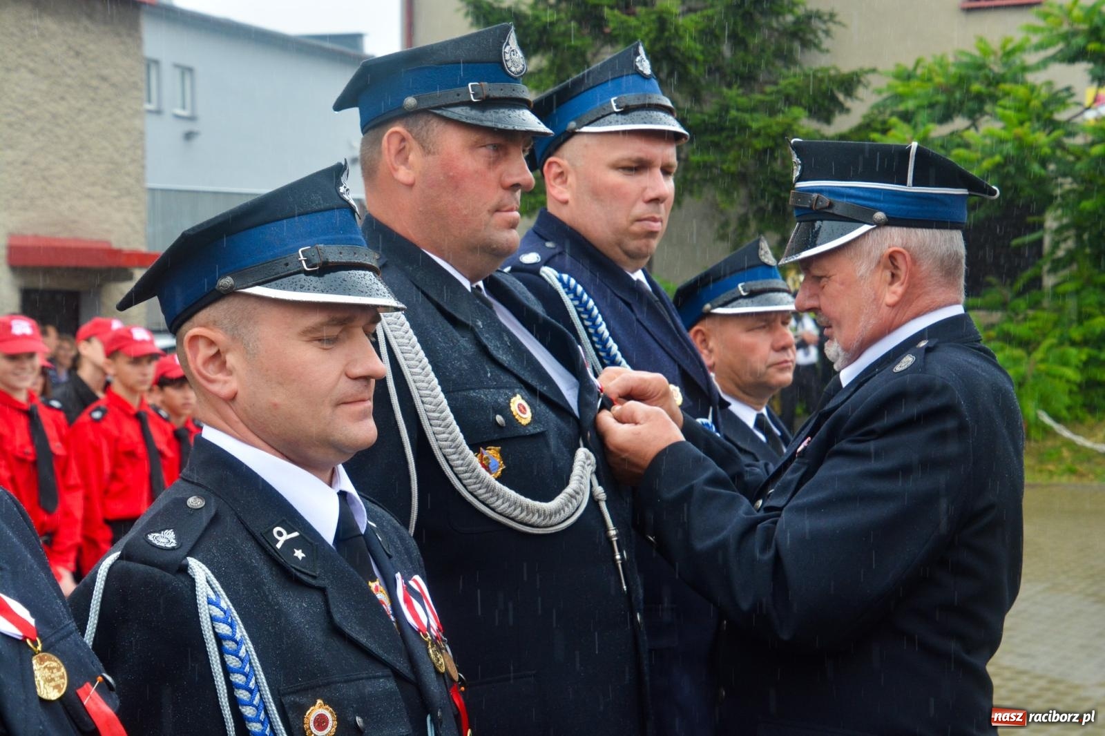 Zdjęcie w galerii na portalu naszraciborz.pl: Taki prezent na strażackie urodziny zdarza się rzadko. OSP Krzanowice świętuje 135-lecie [FOTO i WIDEO] wiadomości z regionu