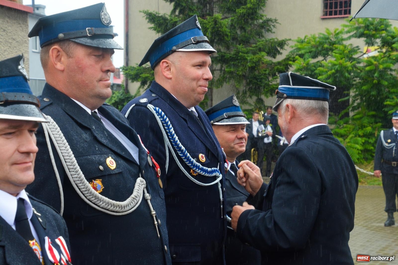Zdjęcie w galerii na portalu naszraciborz.pl: Taki prezent na strażackie urodziny zdarza się rzadko. OSP Krzanowice świętuje 135-lecie [FOTO i WIDEO] wiadomości z regionu