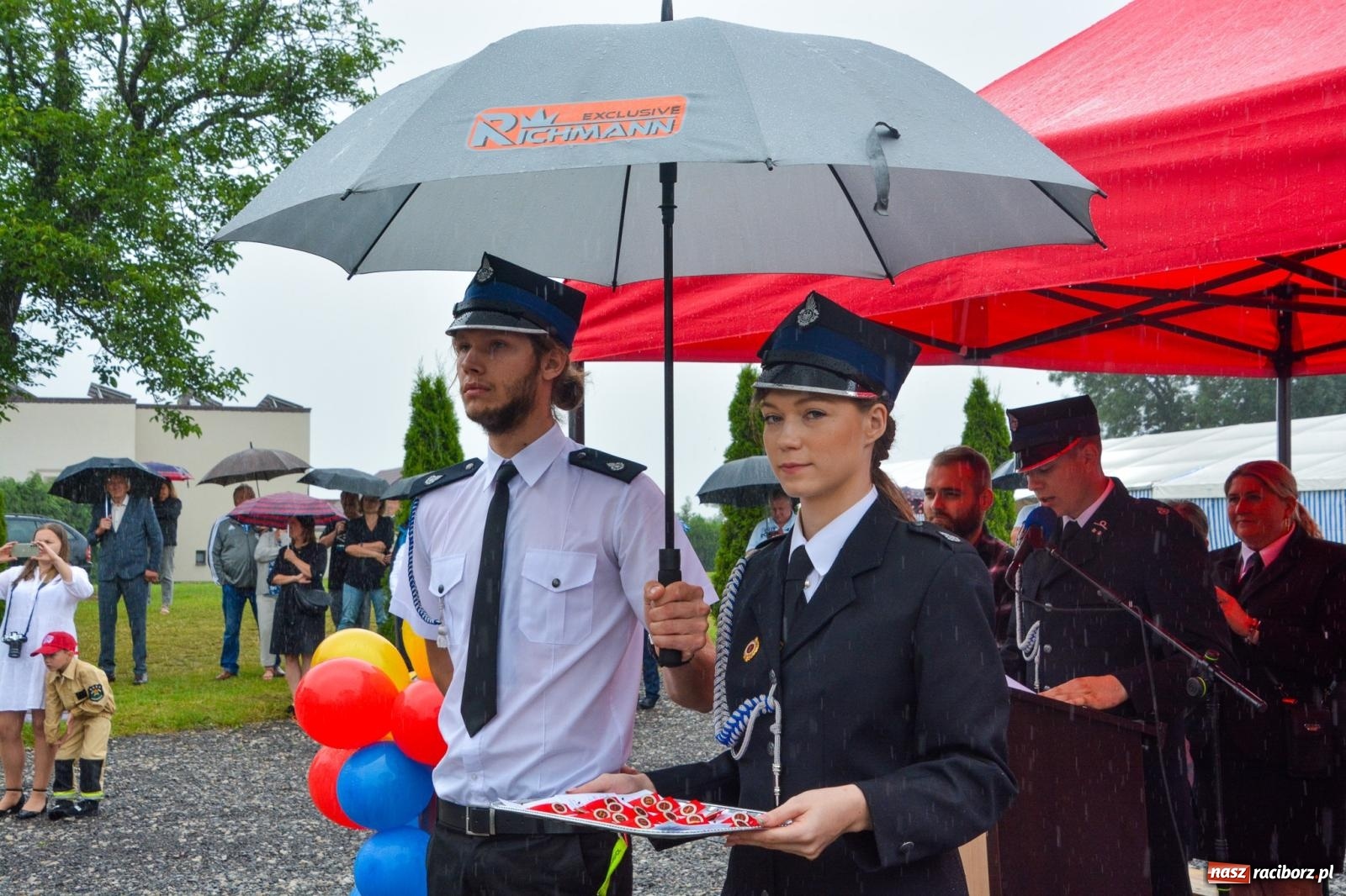 Zdjęcie w galerii na portalu naszraciborz.pl: Taki prezent na strażackie urodziny zdarza się rzadko. OSP Krzanowice świętuje 135-lecie [FOTO i WIDEO] wiadomości z regionu