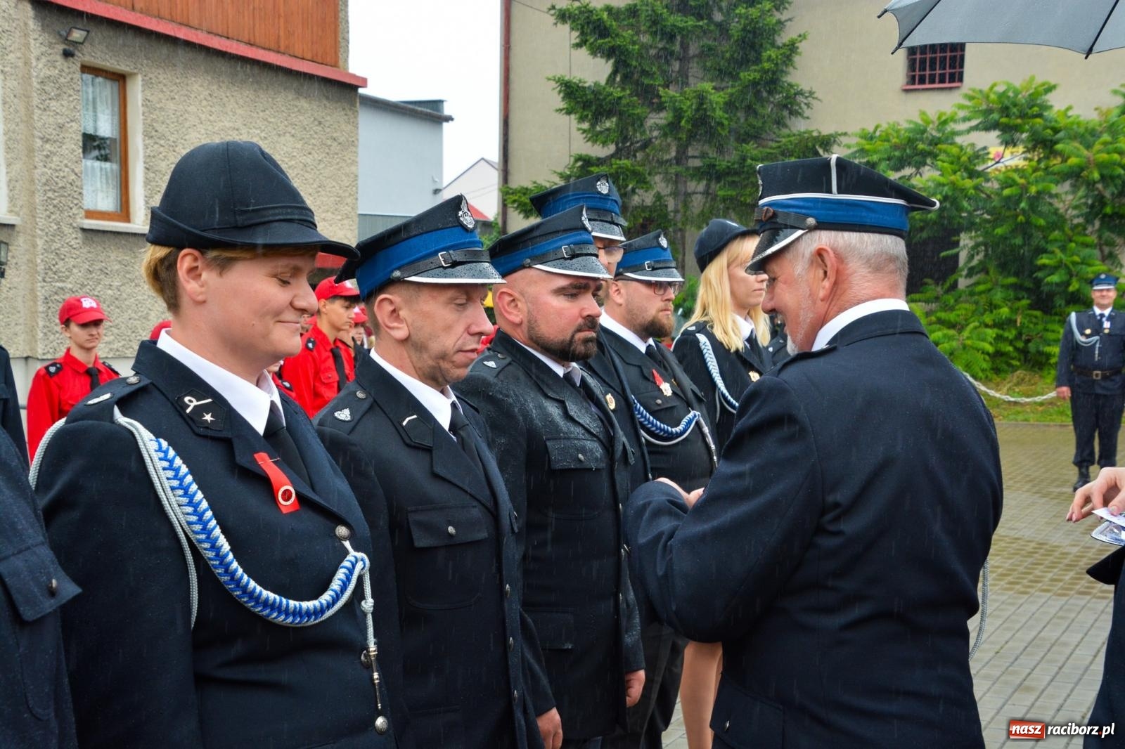 Zdjęcie w galerii na portalu naszraciborz.pl: Taki prezent na strażackie urodziny zdarza się rzadko. OSP Krzanowice świętuje 135-lecie [FOTO i WIDEO] wiadomości z regionu