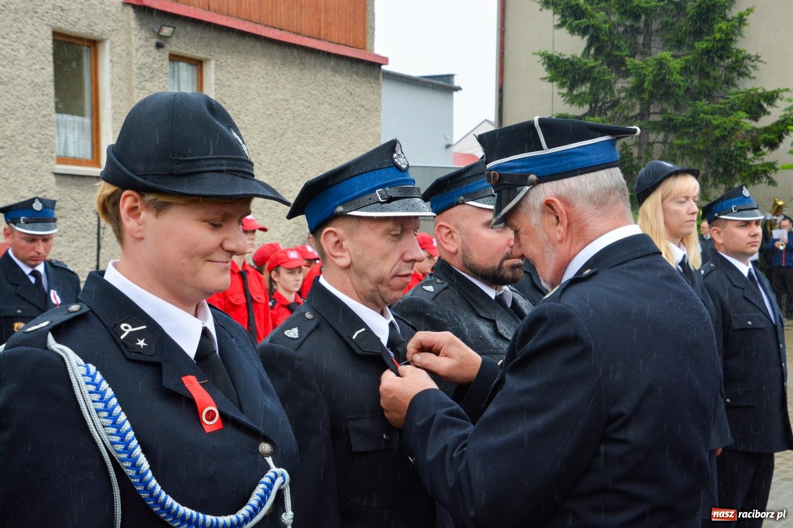 Zdjęcie w galerii na portalu naszraciborz.pl: Taki prezent na strażackie urodziny zdarza się rzadko. OSP Krzanowice świętuje 135-lecie [FOTO i WIDEO] wiadomości z regionu