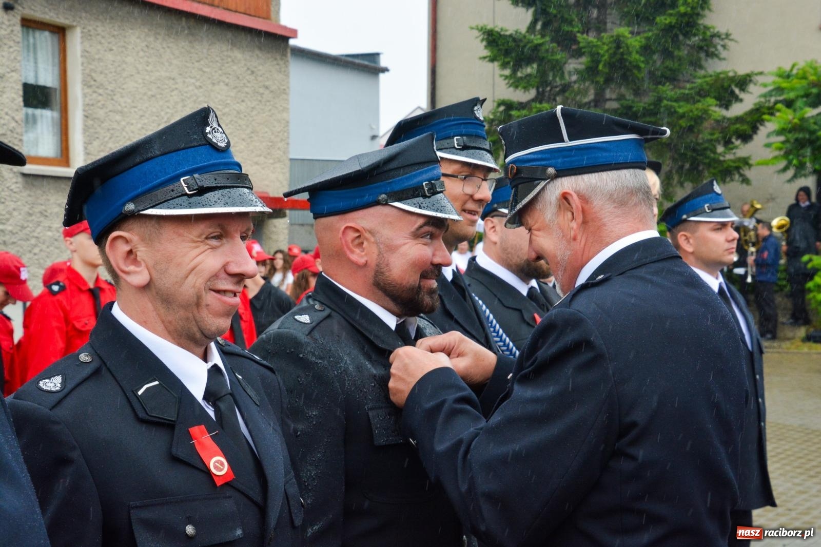 Zdjęcie w galerii na portalu naszraciborz.pl: Taki prezent na strażackie urodziny zdarza się rzadko. OSP Krzanowice świętuje 135-lecie [FOTO i WIDEO] wiadomości z regionu