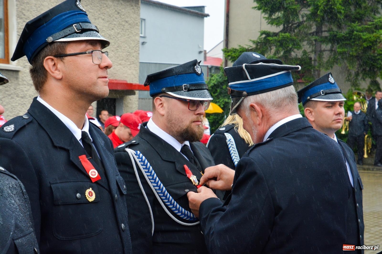 Zdjęcie w galerii na portalu naszraciborz.pl: Taki prezent na strażackie urodziny zdarza się rzadko. OSP Krzanowice świętuje 135-lecie [FOTO i WIDEO] wiadomości z regionu