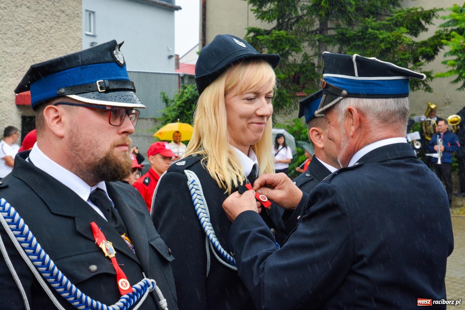 Zdjęcie w galerii na portalu naszraciborz.pl: Taki prezent na strażackie urodziny zdarza się rzadko. OSP Krzanowice świętuje 135-lecie [FOTO i WIDEO] wiadomości z regionu