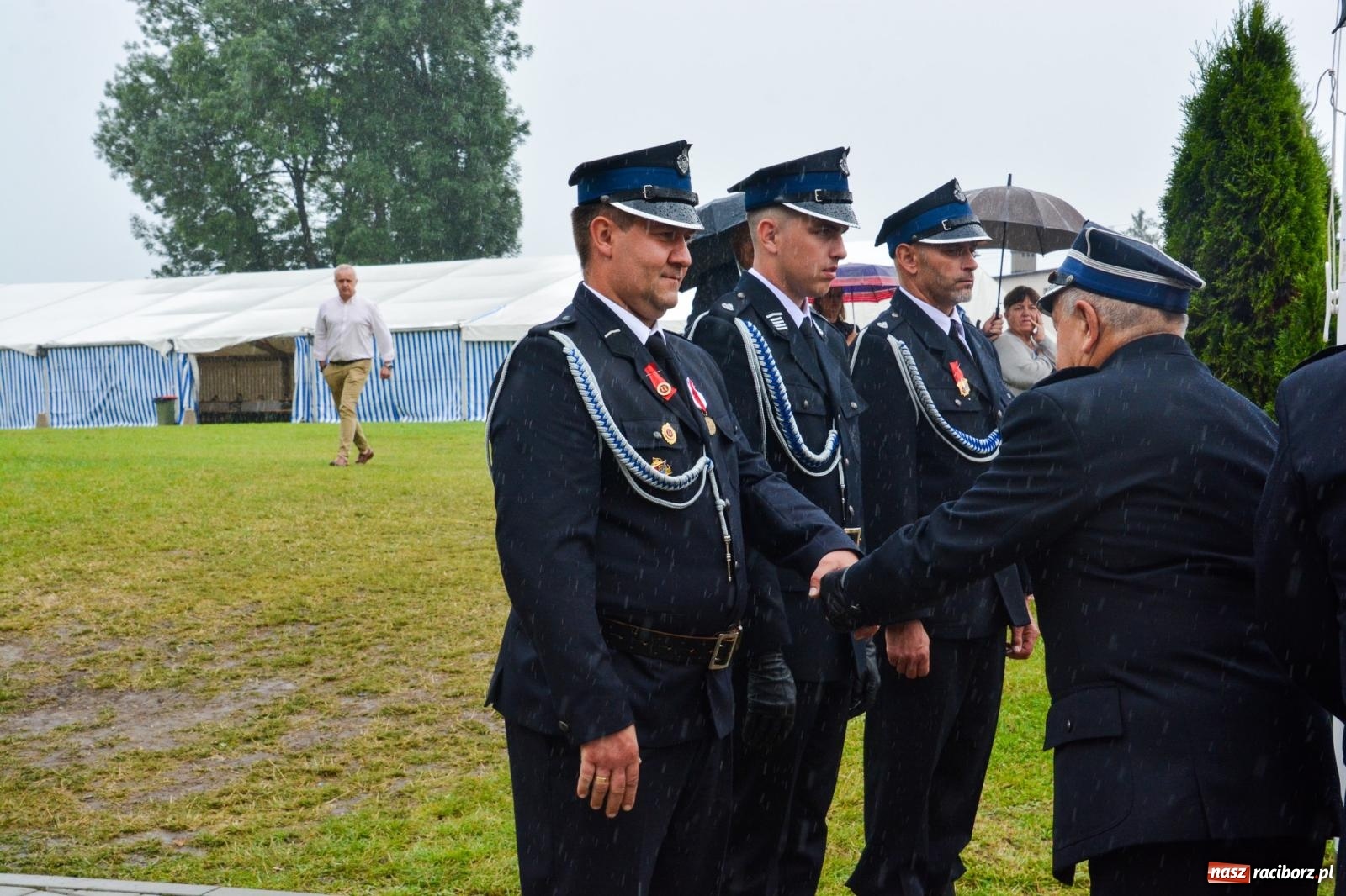 Zdjęcie w galerii na portalu naszraciborz.pl: Taki prezent na strażackie urodziny zdarza się rzadko. OSP Krzanowice świętuje 135-lecie [FOTO i WIDEO] wiadomości z regionu