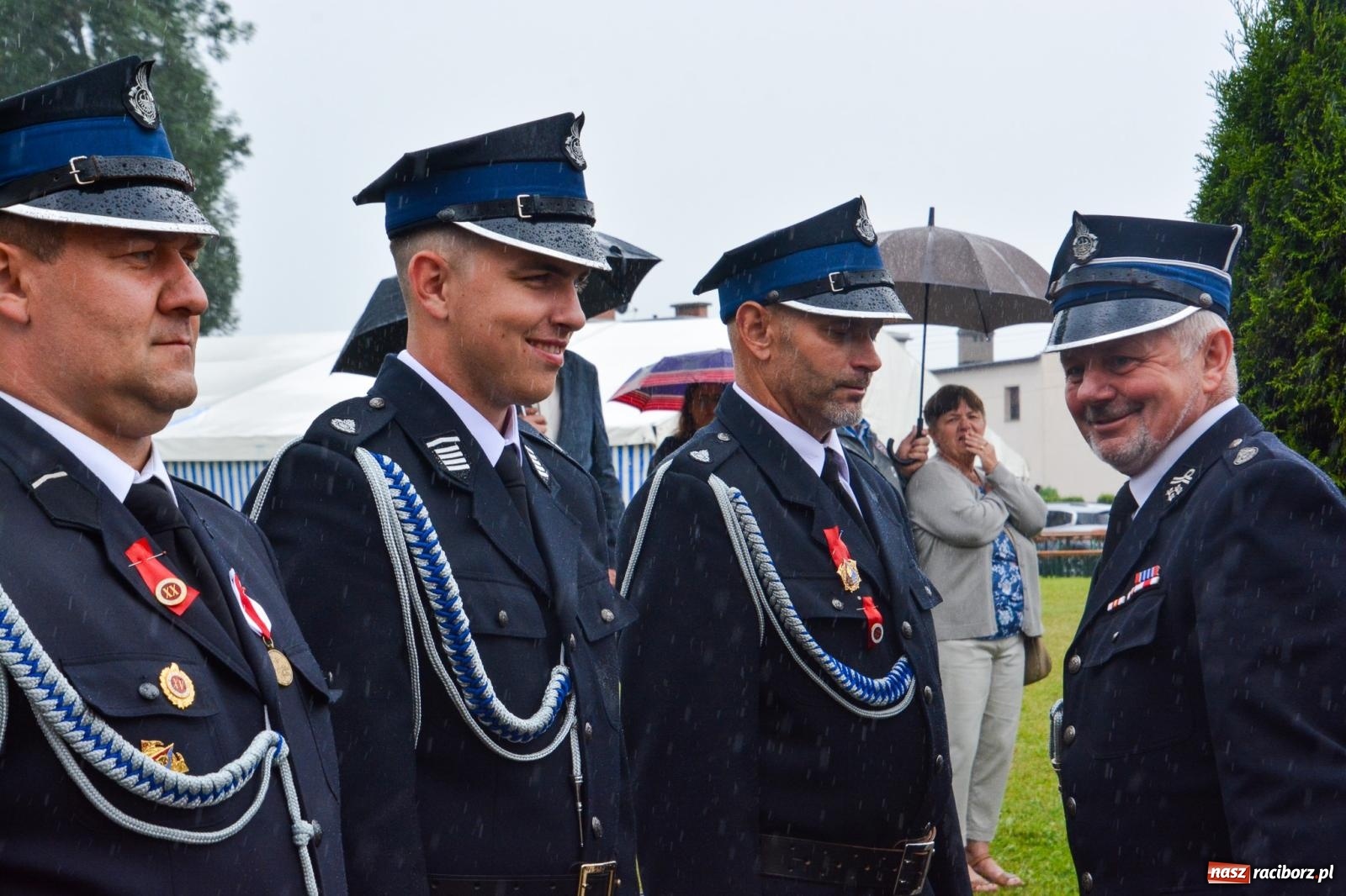 Zdjęcie w galerii na portalu naszraciborz.pl: Taki prezent na strażackie urodziny zdarza się rzadko. OSP Krzanowice świętuje 135-lecie [FOTO i WIDEO] wiadomości z regionu