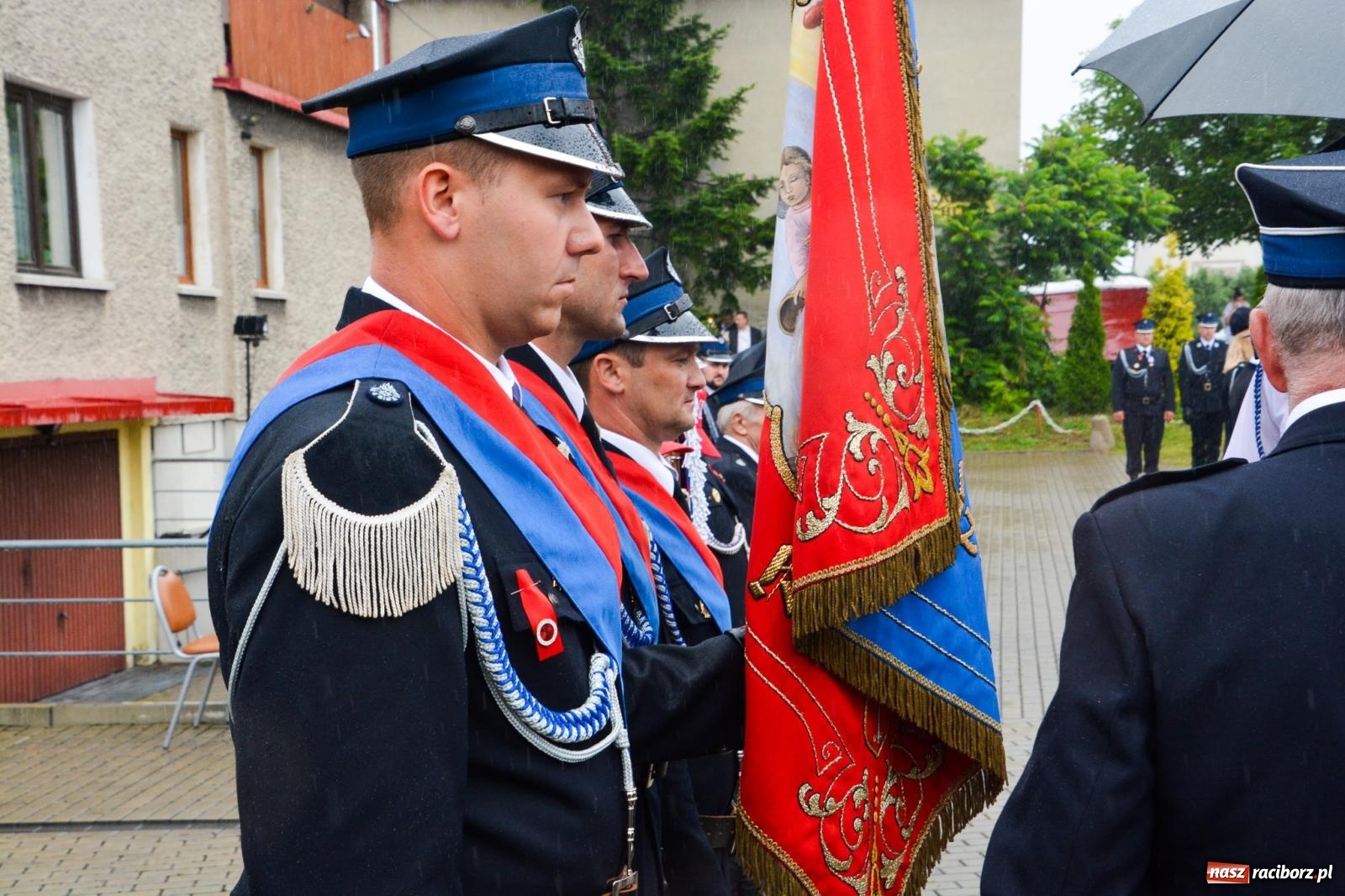 Zdjęcie w galerii na portalu naszraciborz.pl: Taki prezent na strażackie urodziny zdarza się rzadko. OSP Krzanowice świętuje 135-lecie [FOTO i WIDEO] wiadomości z regionu