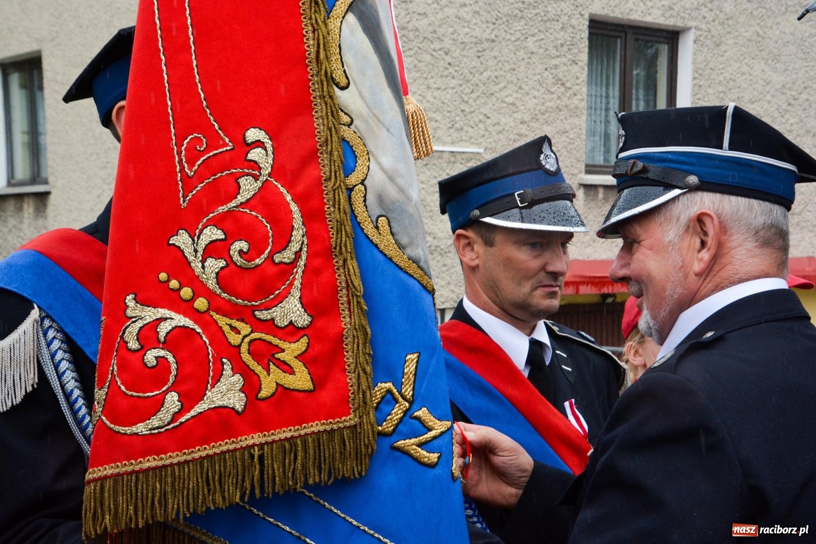 Zdjęcie w galerii na portalu naszraciborz.pl: Taki prezent na strażackie urodziny zdarza się rzadko. OSP Krzanowice świętuje 135-lecie [FOTO i WIDEO] wiadomości z regionu