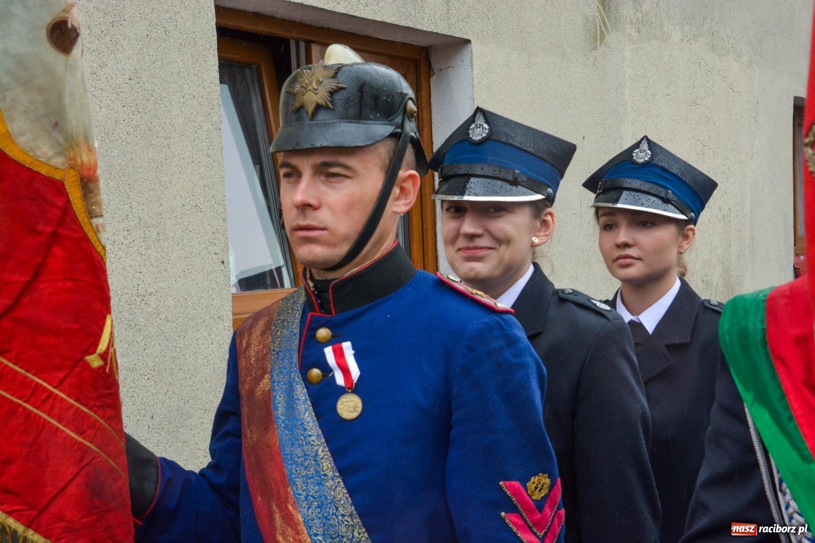 Zdjęcie w galerii na portalu naszraciborz.pl: Taki prezent na strażackie urodziny zdarza się rzadko. OSP Krzanowice świętuje 135-lecie [FOTO i WIDEO] wiadomości z regionu