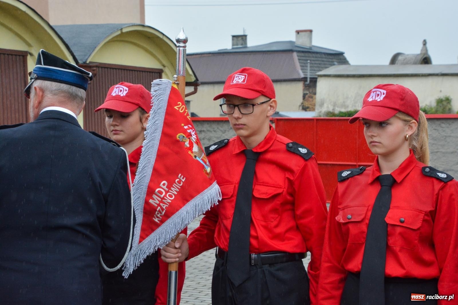 Zdjęcie w galerii na portalu naszraciborz.pl: Taki prezent na strażackie urodziny zdarza się rzadko. OSP Krzanowice świętuje 135-lecie [FOTO i WIDEO] wiadomości z regionu