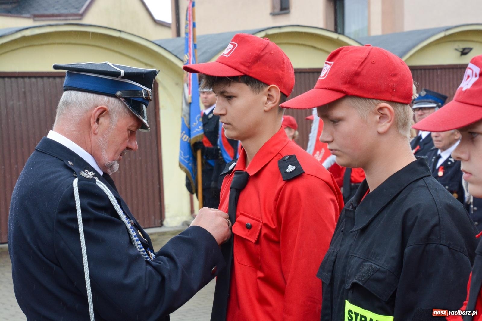Zdjęcie w galerii na portalu naszraciborz.pl: Taki prezent na strażackie urodziny zdarza się rzadko. OSP Krzanowice świętuje 135-lecie [FOTO i WIDEO] wiadomości z regionu
