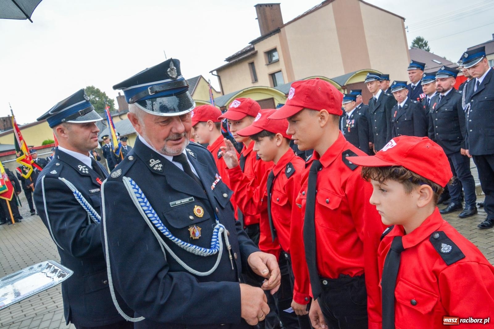 Zdjęcie w galerii na portalu naszraciborz.pl: Taki prezent na strażackie urodziny zdarza się rzadko. OSP Krzanowice świętuje 135-lecie [FOTO i WIDEO] wiadomości z regionu