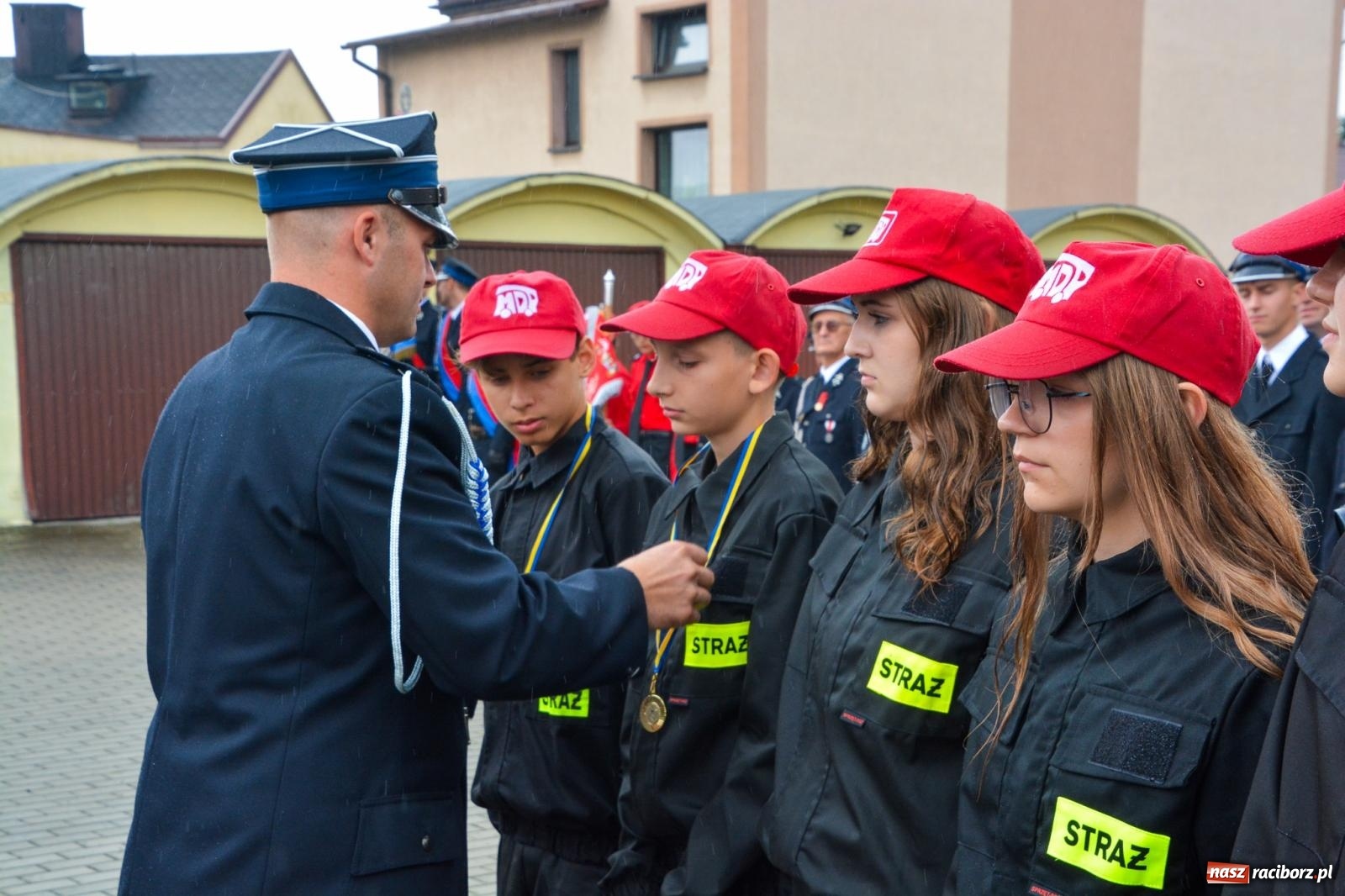 Zdjęcie w galerii na portalu naszraciborz.pl: Taki prezent na strażackie urodziny zdarza się rzadko. OSP Krzanowice świętuje 135-lecie [FOTO i WIDEO] wiadomości z regionu