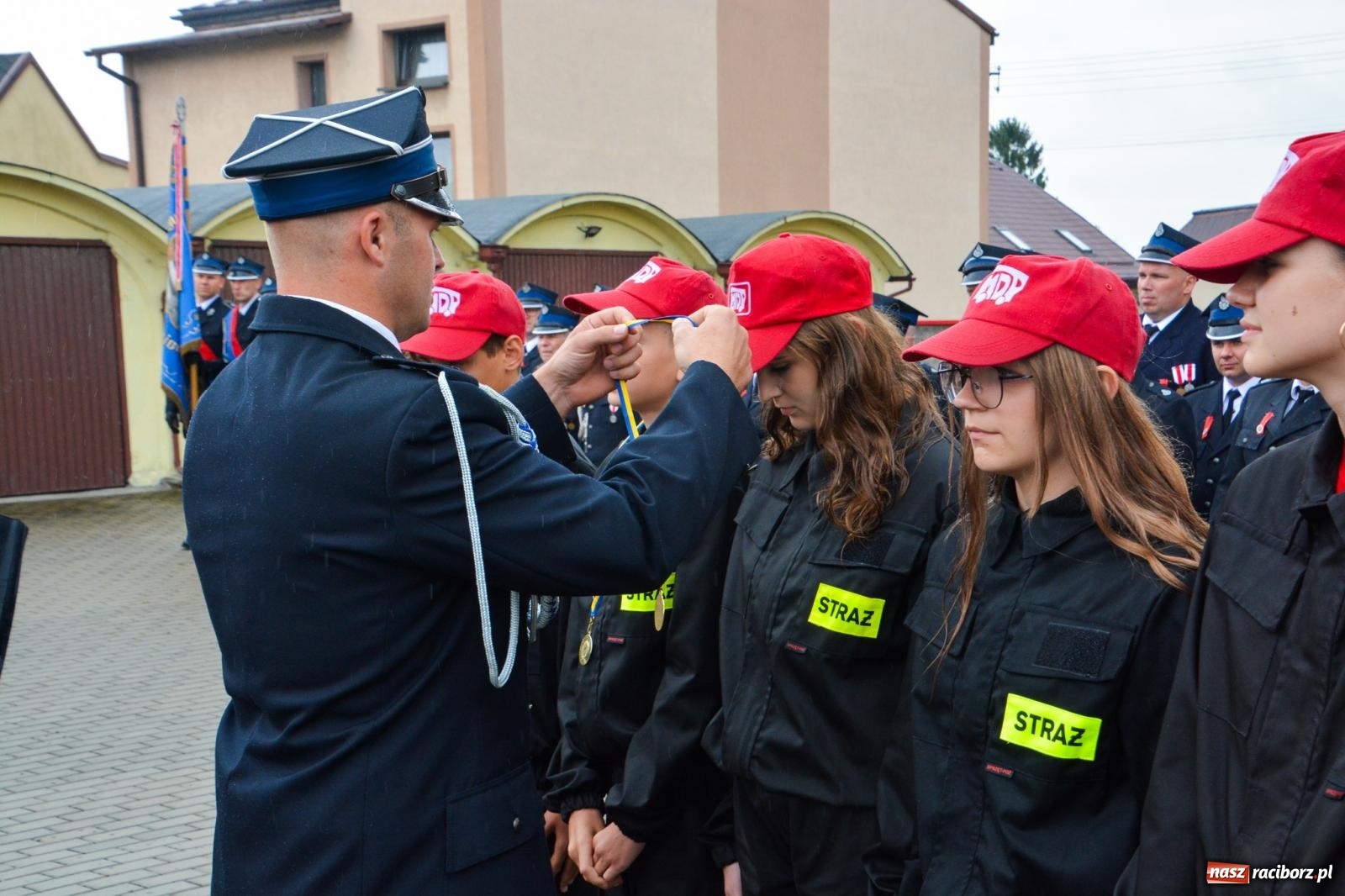Zdjęcie w galerii na portalu naszraciborz.pl: Taki prezent na strażackie urodziny zdarza się rzadko. OSP Krzanowice świętuje 135-lecie [FOTO i WIDEO] wiadomości z regionu
