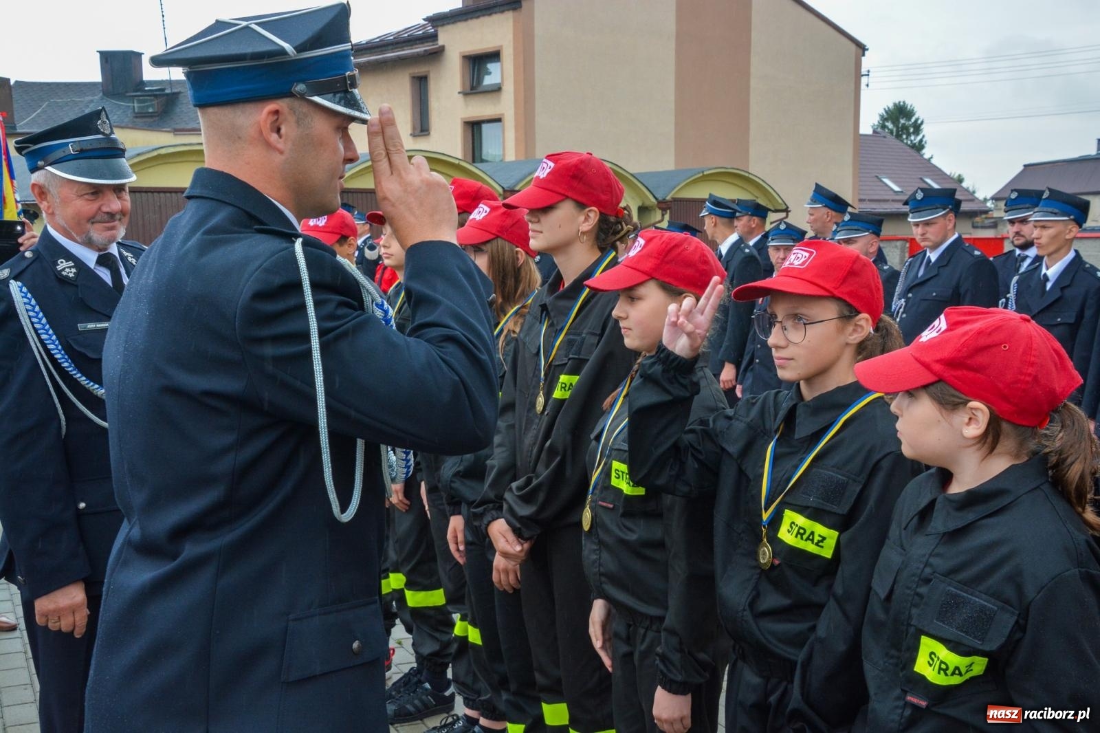 Zdjęcie w galerii na portalu naszraciborz.pl: Taki prezent na strażackie urodziny zdarza się rzadko. OSP Krzanowice świętuje 135-lecie [FOTO i WIDEO] wiadomości z regionu