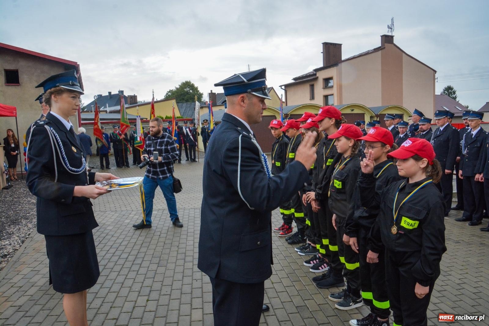 Zdjęcie w galerii na portalu naszraciborz.pl: Taki prezent na strażackie urodziny zdarza się rzadko. OSP Krzanowice świętuje 135-lecie [FOTO i WIDEO] wiadomości z regionu