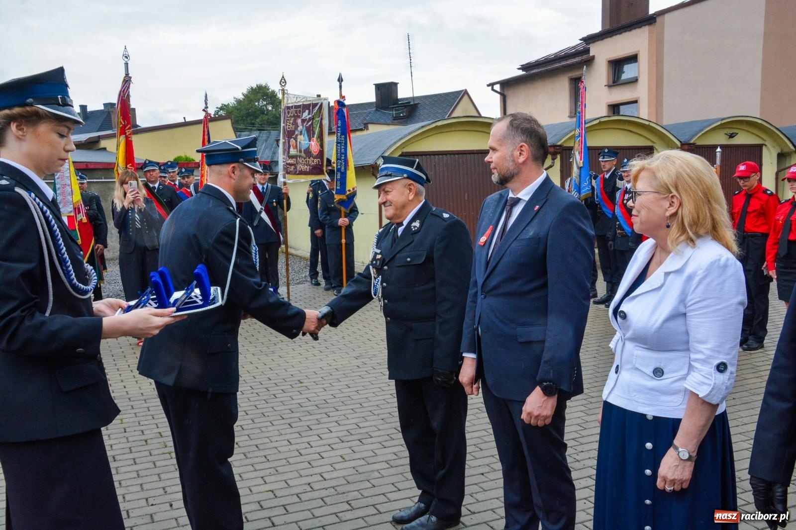 Zdjęcie w galerii na portalu naszraciborz.pl: Taki prezent na strażackie urodziny zdarza się rzadko. OSP Krzanowice świętuje 135-lecie [FOTO i WIDEO] wiadomości z regionu