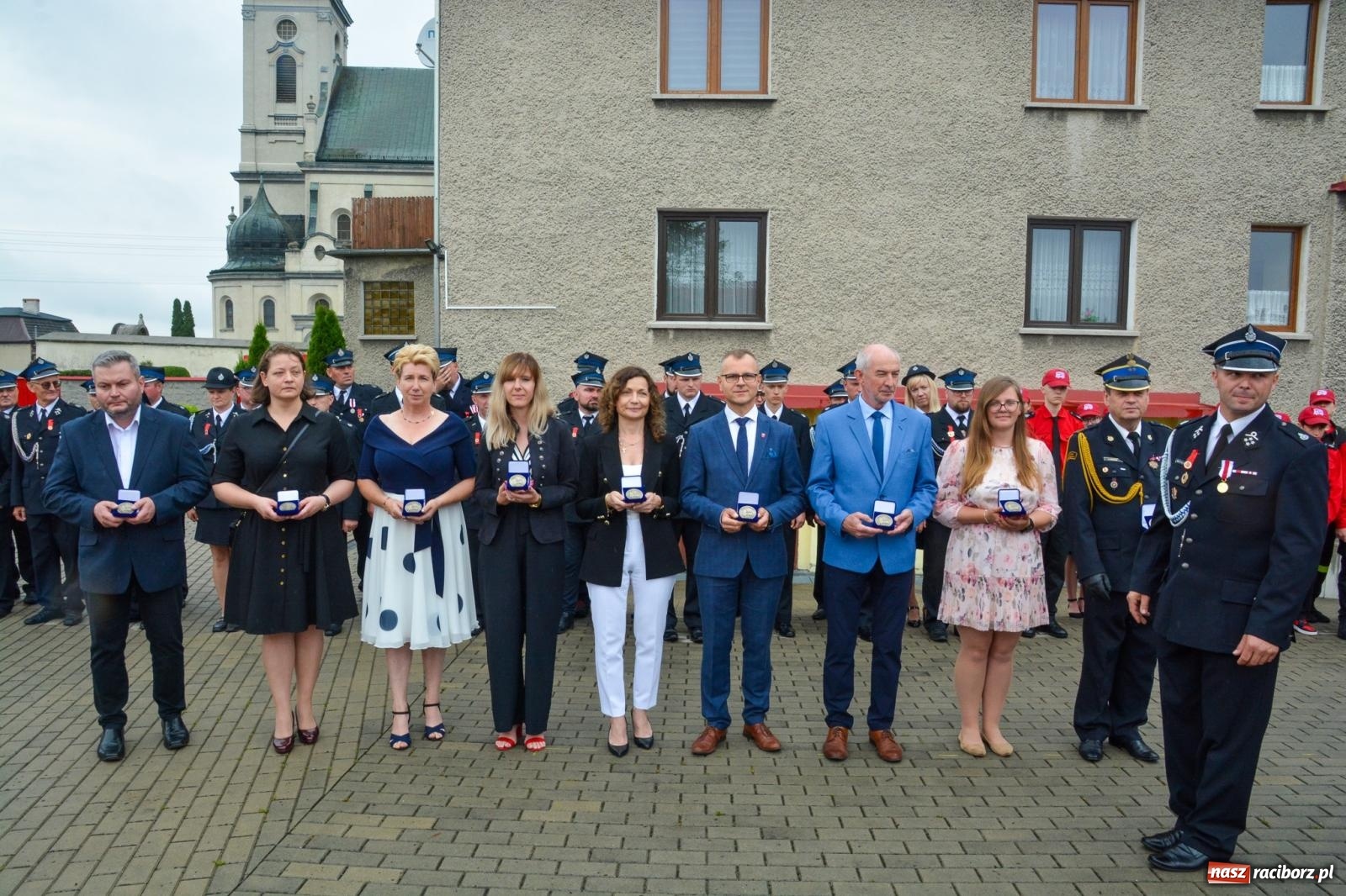 Zdjęcie w galerii na portalu naszraciborz.pl: Taki prezent na strażackie urodziny zdarza się rzadko. OSP Krzanowice świętuje 135-lecie [FOTO i WIDEO] wiadomości z regionu